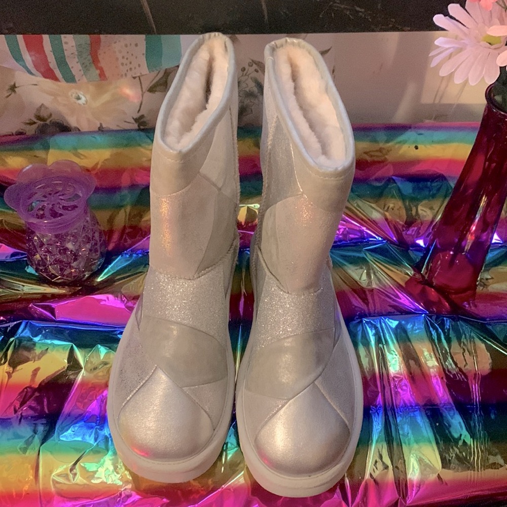 UGG with classic glitter patchwork Sliver/Gray size 10